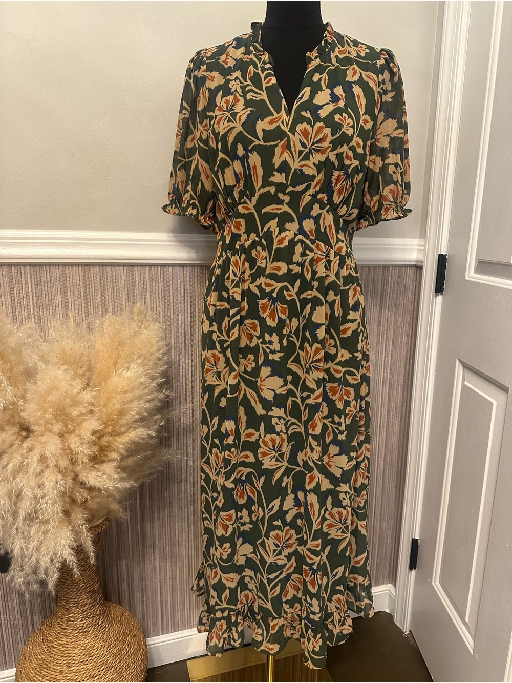 Les Serein NWT Floral Midi Dress Olive Green Smocked Waist Ruffle M